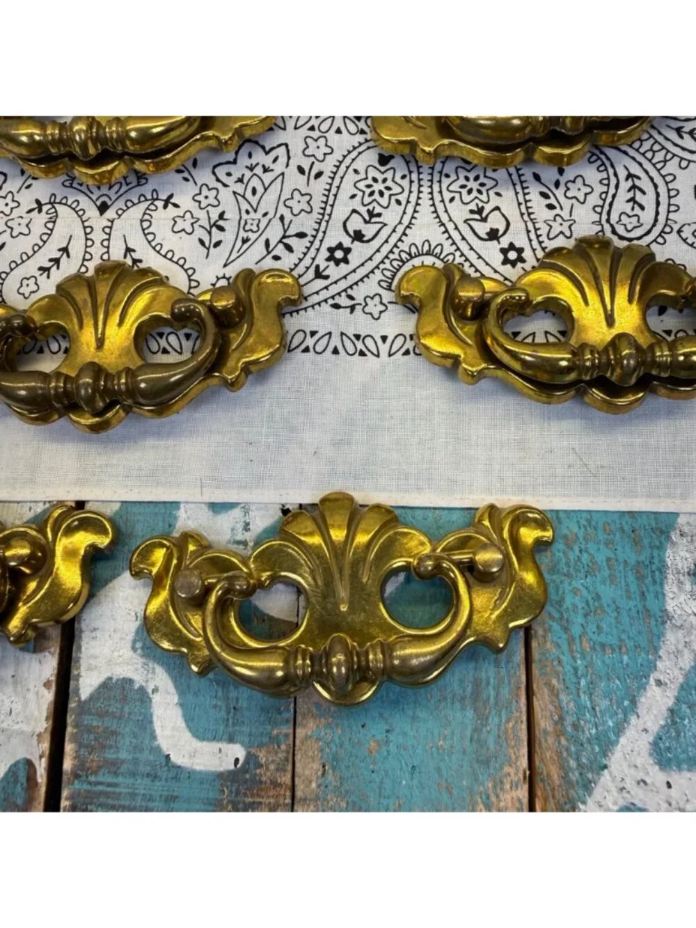 VTG Canada Chippendale-style brass batwing drawer pulls 11 Pieces CP3047